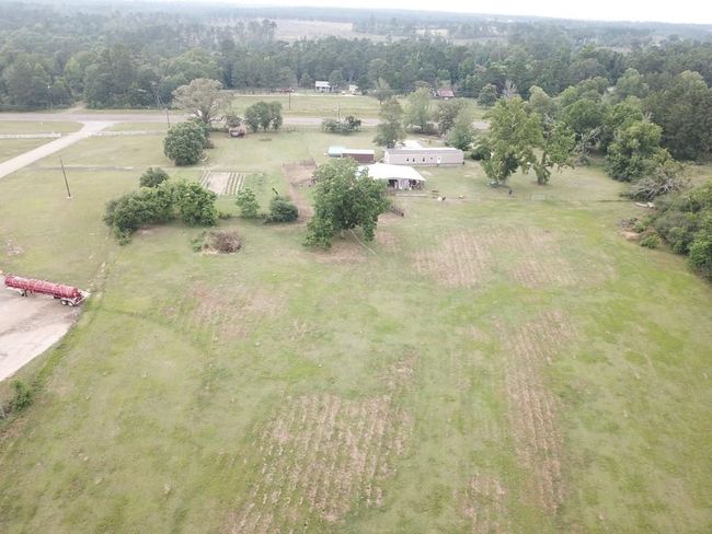 2416 State Highway 87 N, House other with 3 bedrooms, 2 bathrooms and null parking in Newton TX | Image 5