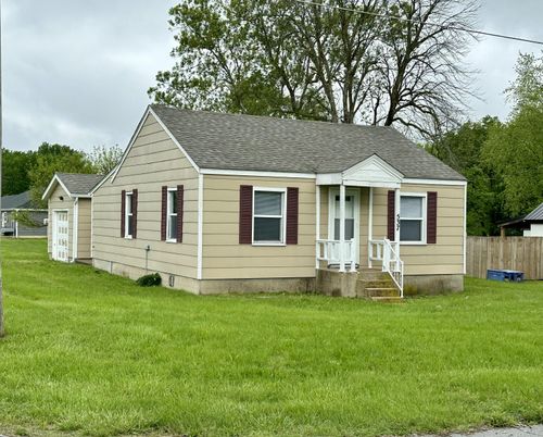 537 S Walnut St, Marshfield, MO, 65706-1930 | Card Image