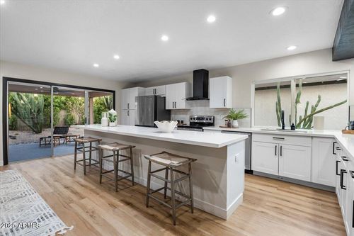 7023 N Via Nueva, Scottsdale, AZ, 85258-3701 | Card Image