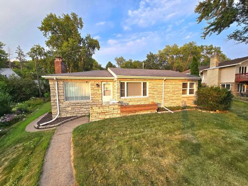 1736 E Shore Dr, Maplewood, MN, 55109-4210 | Card Image