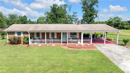 7121 Ridge Rd, Tobaccoville, NC, 27050-9768 | Card Image