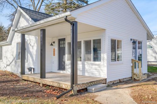 1684 Liberty St, Lapeer, MI, 48446-1836 | Card Image