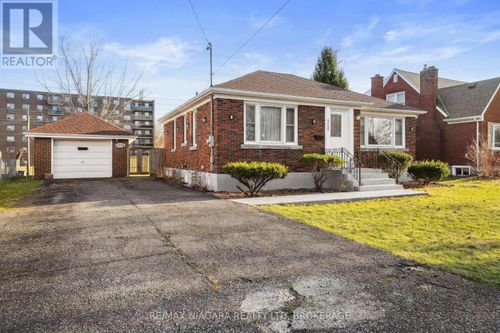 6268 Corwin Cres, Niagara Falls, ON, L2G2M1 | Card Image