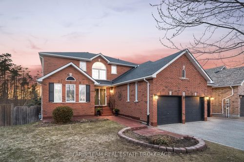 11 Berry Court, Barrie, ON, L4N0J6 | Card Image