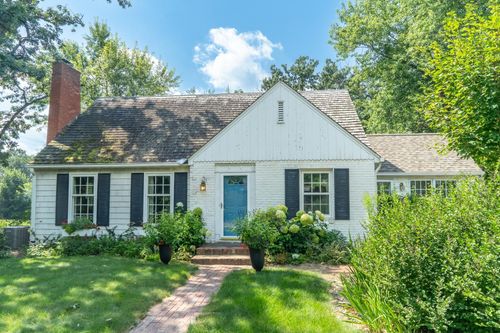 145 Hickory St, Mahtomedi, MN, 55115-1765 | Card Image