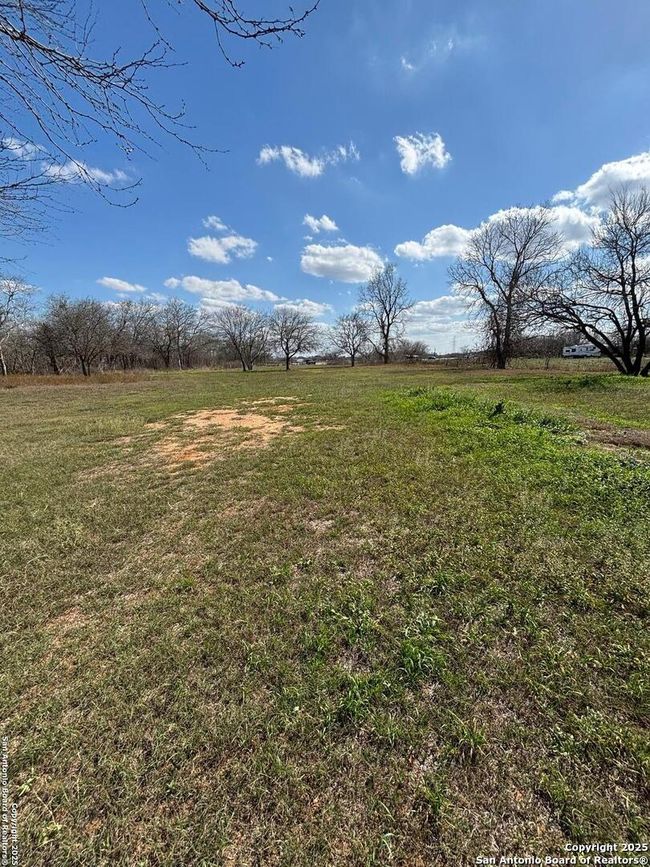 17423 Fx Ball Dr, House other with 1 bedrooms, 3 bathrooms and null parking in Elmendorf TX | Image 9