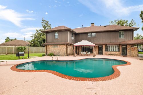 2030 Willowmoss Ct, Houston, TX, 77008-1137 | Card Image
