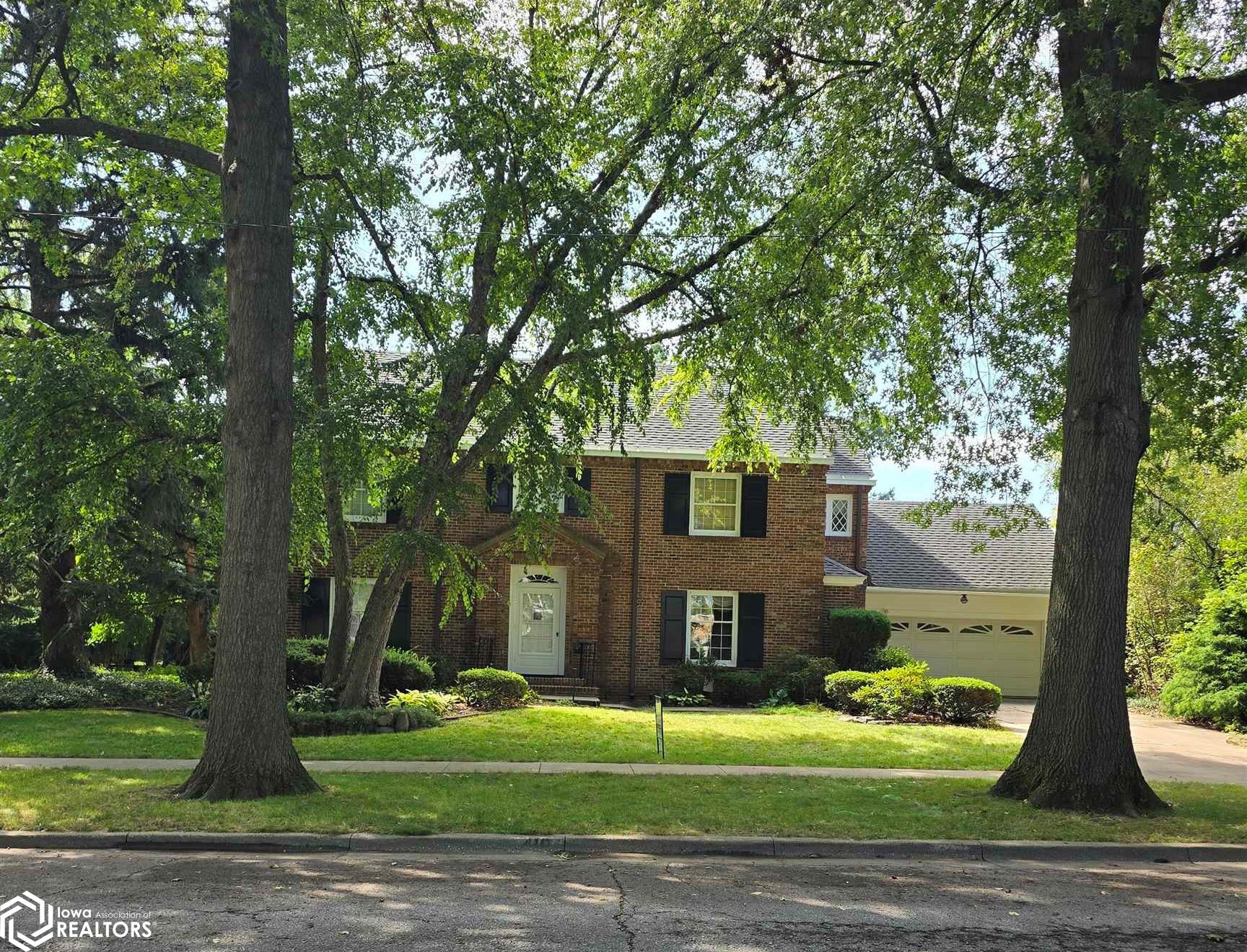 1st Ave, Oskaloosa, IA 52577