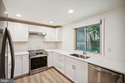 11571 Shadbush Ct, RESTON, VA, 20191-3042 | Card Image