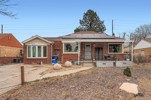 2140 Oneida St, Denver, CO, 80207-4040 | Card Image