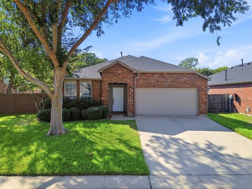315 Londonderry Ln, Mansfield, TX, 76063-7674 | Card Image