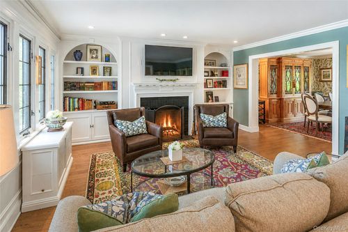 2e-17 Beechtree Ln, Bronxville, NY, 10708-1413 | Card Image