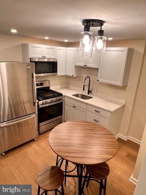 1704 Tulip St, WILMINGTON, DE, 19805-3933 | Card Image