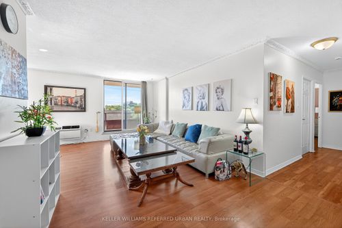 401-1881 Jane St, North York, ON, M9N3S7 | Card Image