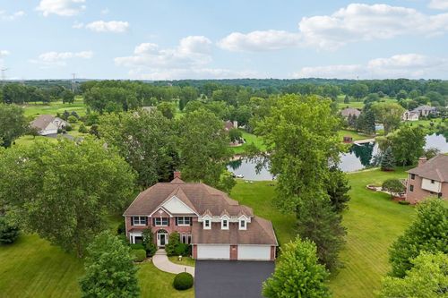 2203 Crystal Way, Crystal Lake, IL, 60012-2225 | Card Image