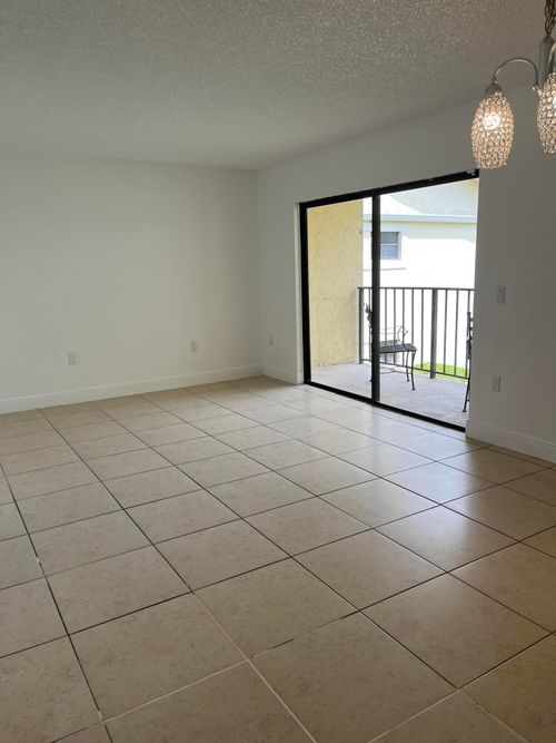 e-1522 Lake Crystal Dr, West Palm Beach, FL, 33411-4114 | Card Image