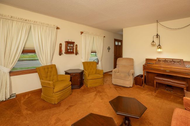 5-web-or-mls-05-Living Room.jpg | Image 5