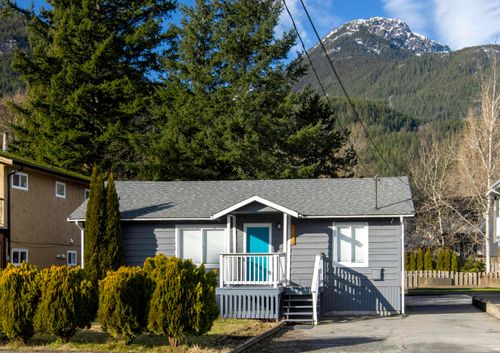 39727 Government Rd, Squamish, BC, V8B0Z1 | Card Image