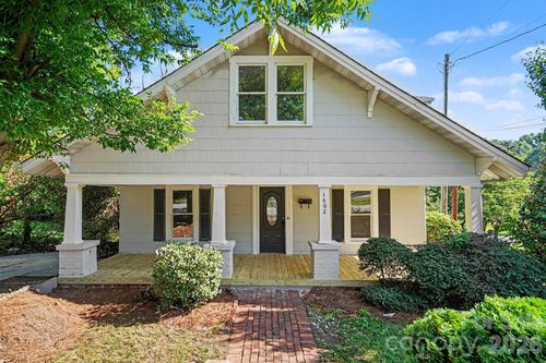 1402 1st Avenue Pl Nw, Hickory, NC, 28601-5931 | Card Image
