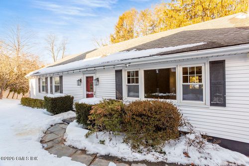 198 Valley Rd, Cos Cob, CT, 06807-2211 | Card Image