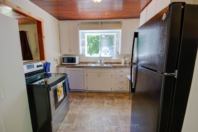 4061 Muskoka Rd 169, House other with 3 bedrooms, 2 bathrooms and 15 parking in Port Carling ON | Image 10