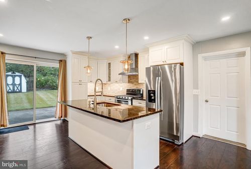 14712 Braddock Rd, CENTREVILLE, VA, 20120-1211 | Card Image