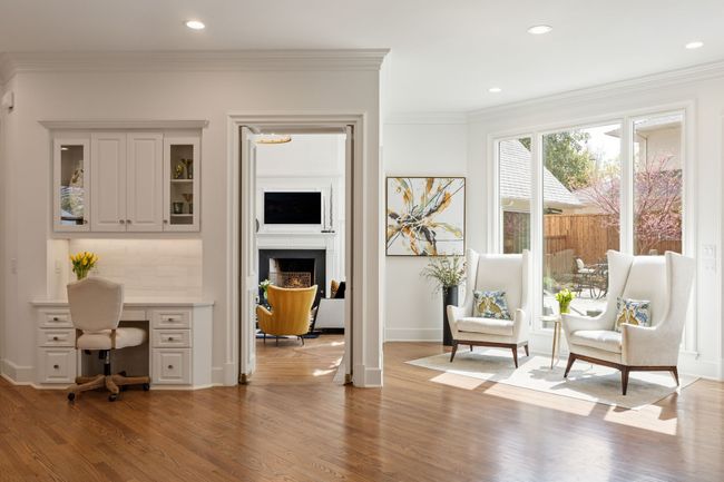 Kitchen nook with built in and sitting area | Image 10