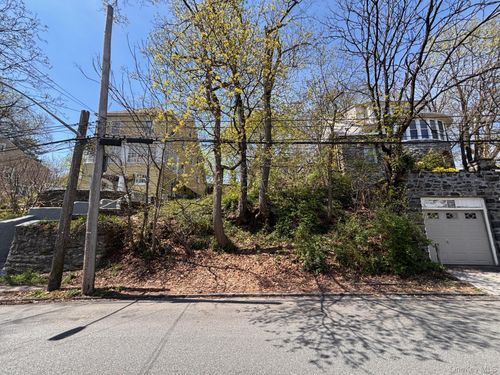 422 Nuber Ave, Mount Vernon, NY, 10553-1915 | Card Image