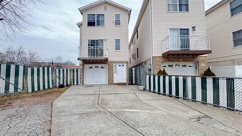 2-30 Elm Ct, Bayonne, NJ, 07002-4371 | Card Image