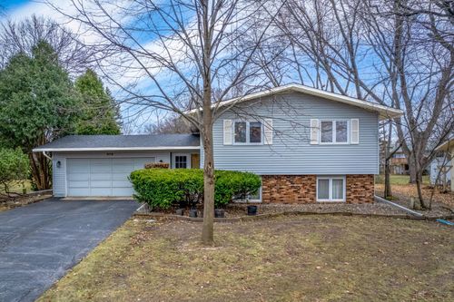 898 Dawn Avenue, Shoreview, MN, 55126 | Card Image