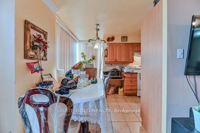 706 - 2470 Eglinton Ave W, Condo with 3 bedrooms, 2 bathrooms and null parking in York ON | Image 10