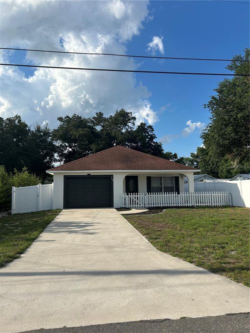 702 Lemon Ave, DUNDEE, FL, 33838-4149 | Card Image