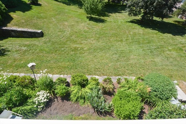 UNIT-4 - 8 Concord Greene, Condo with 2 bedrooms, 2 bathrooms and 1 parking in Concord MA | Image 23