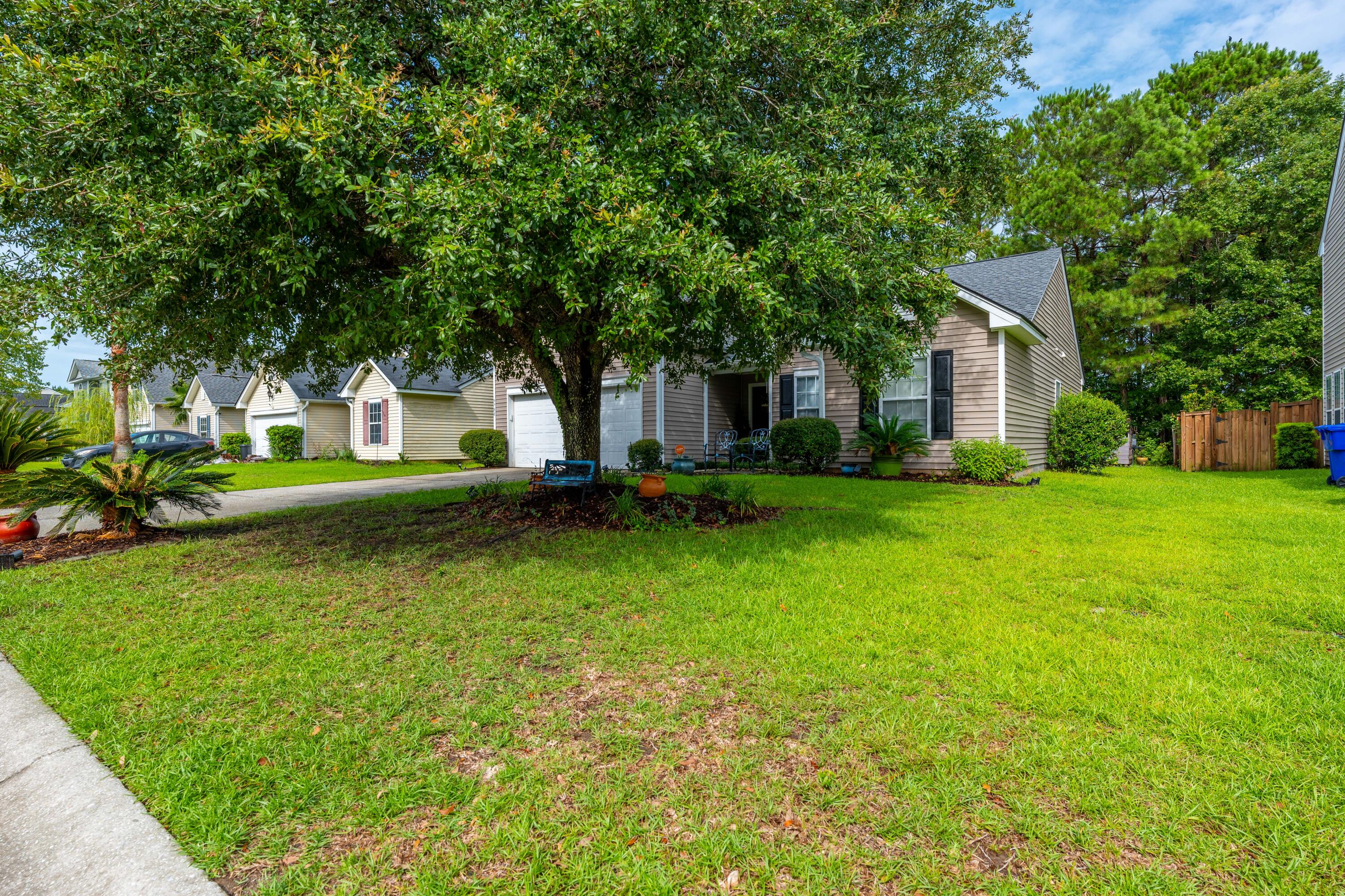 Stockport Cir, Summerville, SC 29485