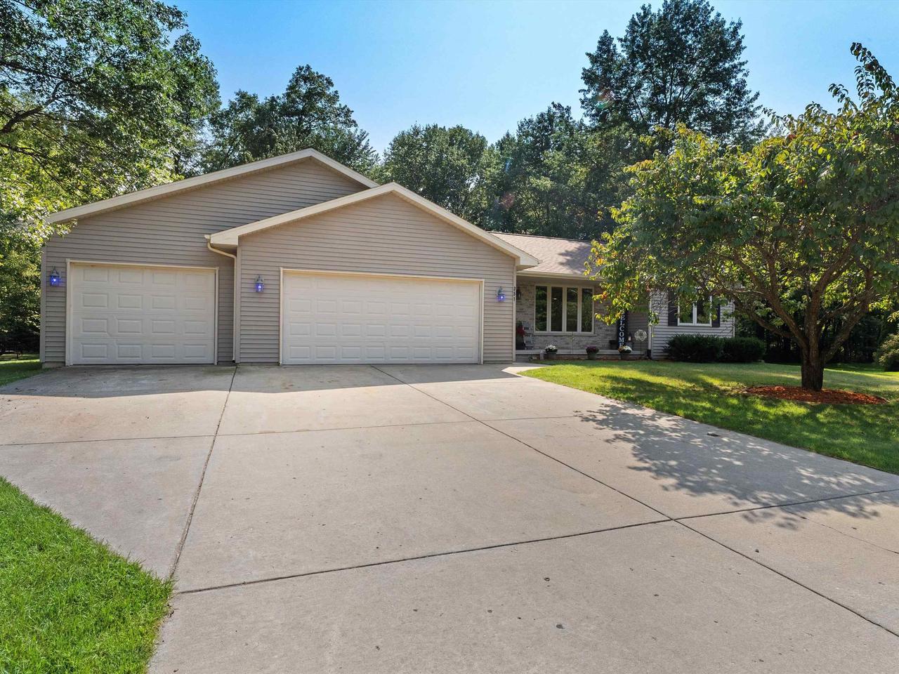 Oak Ct, Oconto, WI 54153