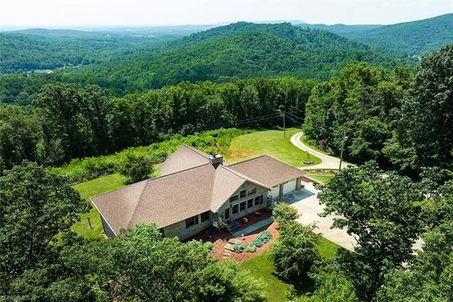 2495 Lambert Fork Rd, Taylorsville, NC, 28681-7068 | Card Image