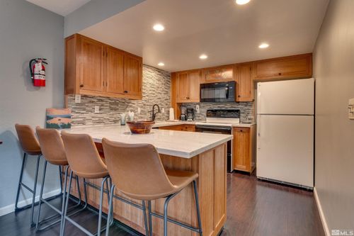 b-100 Lake Village Dr, Stateline, NV, 89449-9889 | Card Image