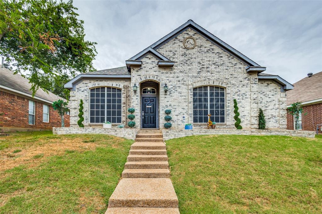 Christopher Ln, Lewisville, TX 75077