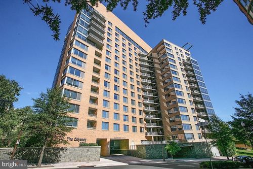 apt-319-2001 15th St N, ARLINGTON, VA, 22201-2690 | Card Image