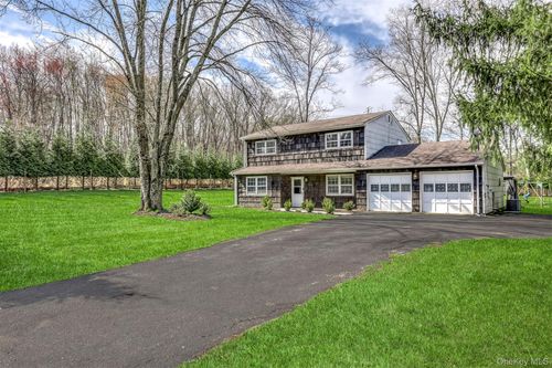 1 Cottage Ln, Suffern, NY, 10901-1001 | Card Image