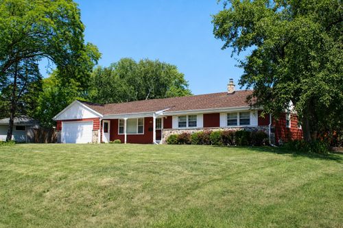 8362 N 49th St, Brown Deer, WI, 53223-3604 | Card Image