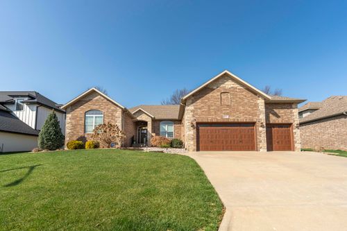 8310 Rolling Hills Dr, Nixa, MO, 65714-7393 | Card Image