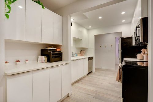105-1544 Fir St, White Rock, BC, V4B4B7 | Card Image