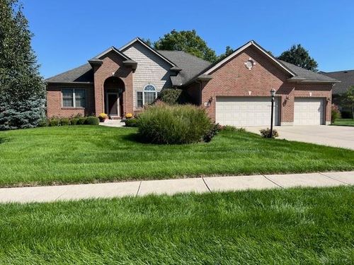 827 Foxfire Trl, Vandalia, OH, 45377-2555 | Card Image