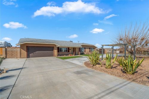 10816 Kern Avenue, Hesperia, CA, 92345 | Card Image