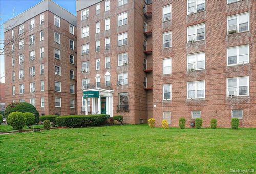 4j-143-25 84th Dr, Jamaica, NY, 11435-2225 | Card Image