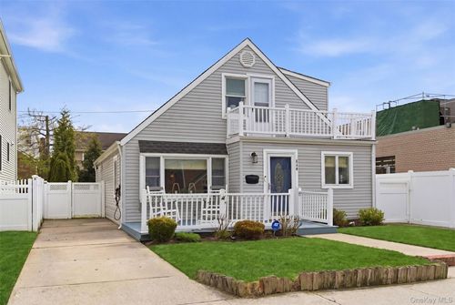 540 W Walnut St, Long Beach, NY, 11561-3020 | Card Image