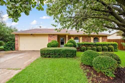 3221 Bunker Hill Dr, Forest Hill, TX, 76140-1901 | Card Image