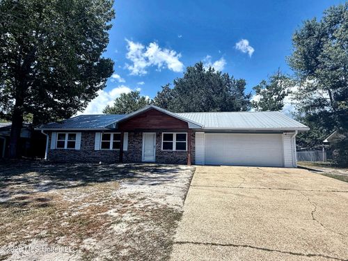 2058 Trailwood Dr, Biloxi, MS, 39532-4235 | Card Image