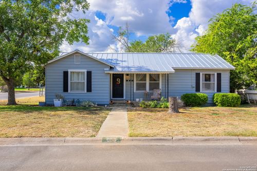 973 Garden St, Kerrville, TX, 78028-4618 | Card Image